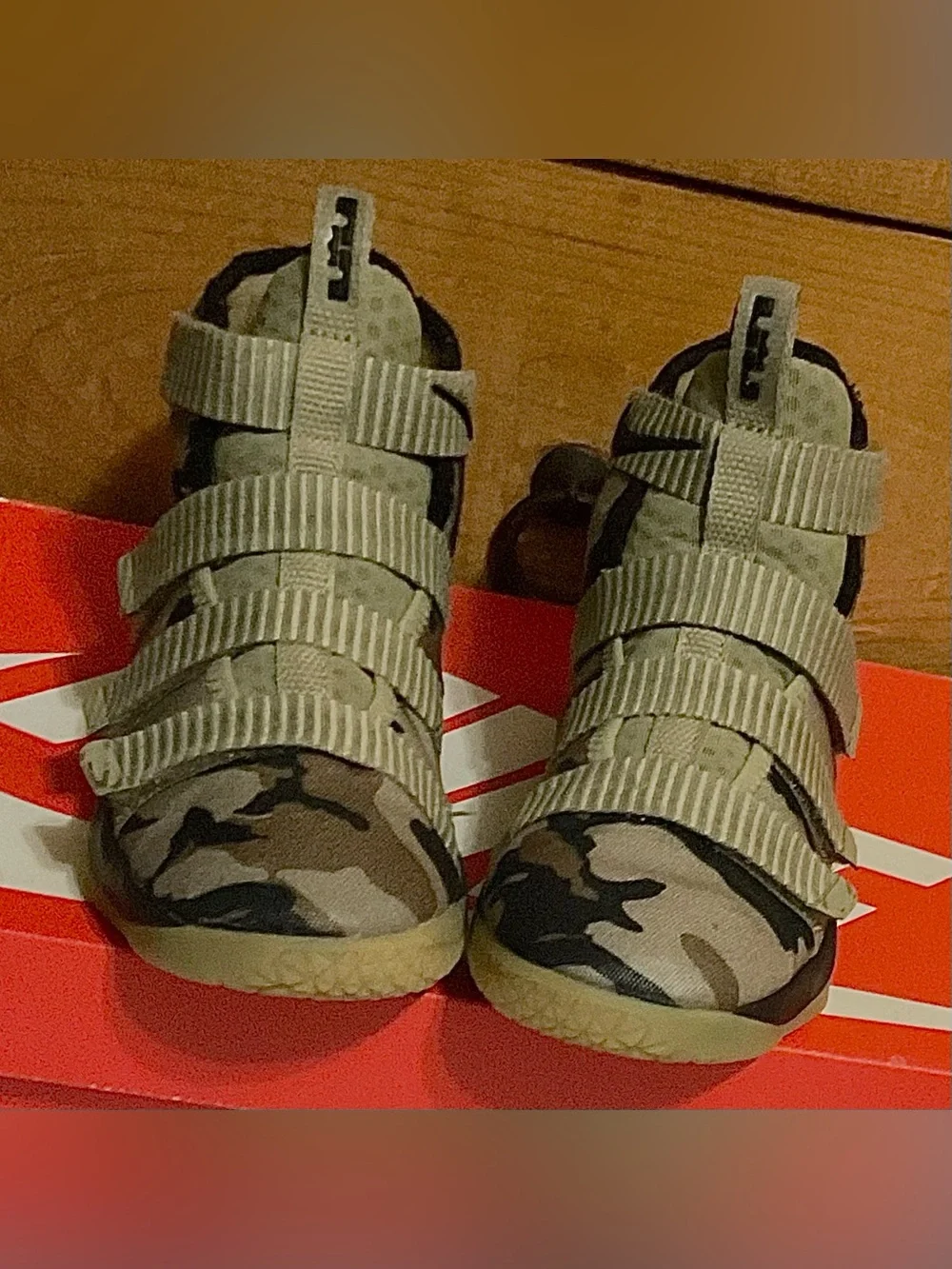 THESE ALMOST BRAND NEW (Nike Zoom LeBron Soldier 11) sneakers in a 